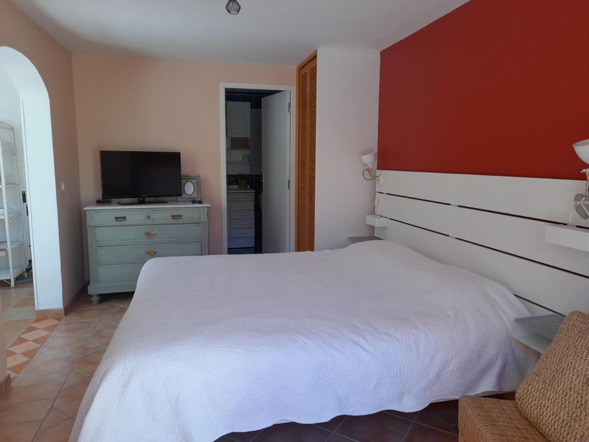 Gite Provencal Independant Avec Piscine Chauffee : Le Suy Bien Flayosc Luaran gambar